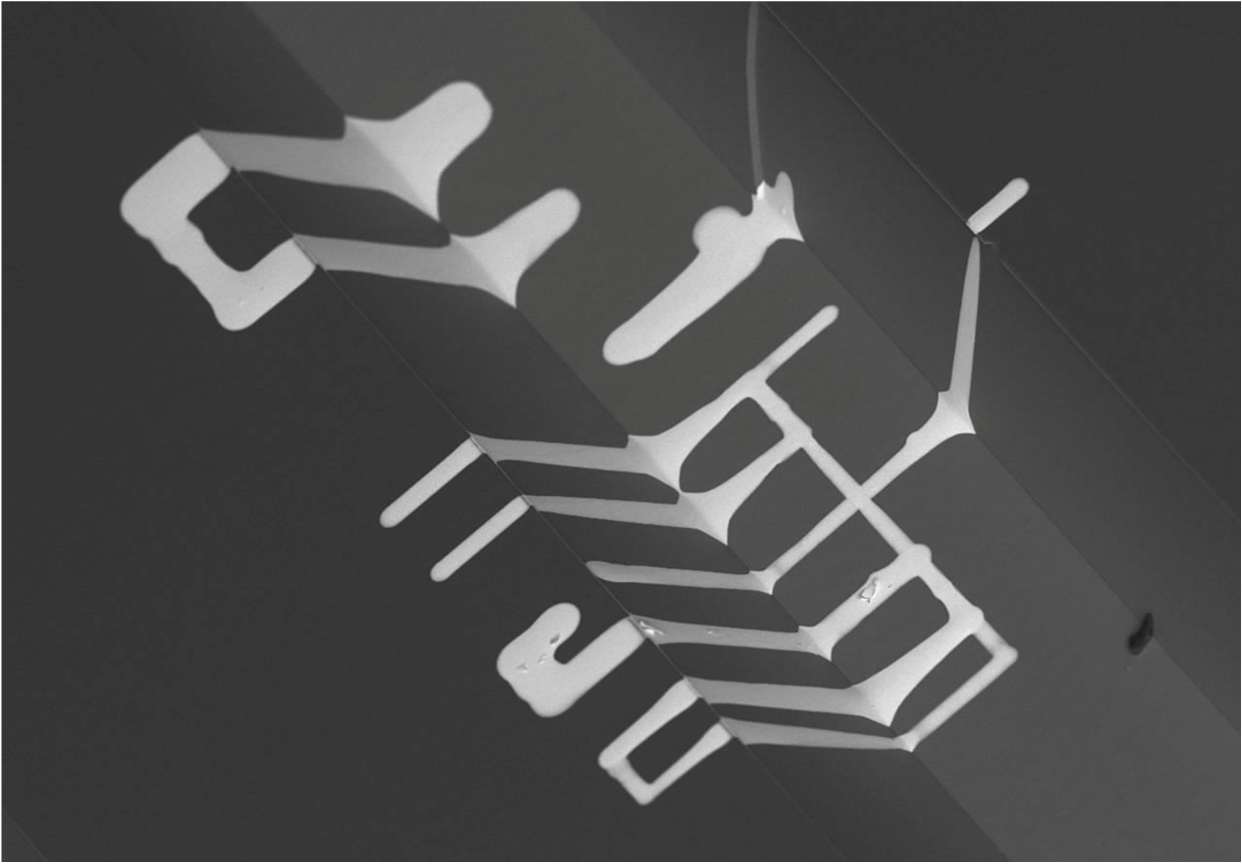 3Dテーパー面への配線